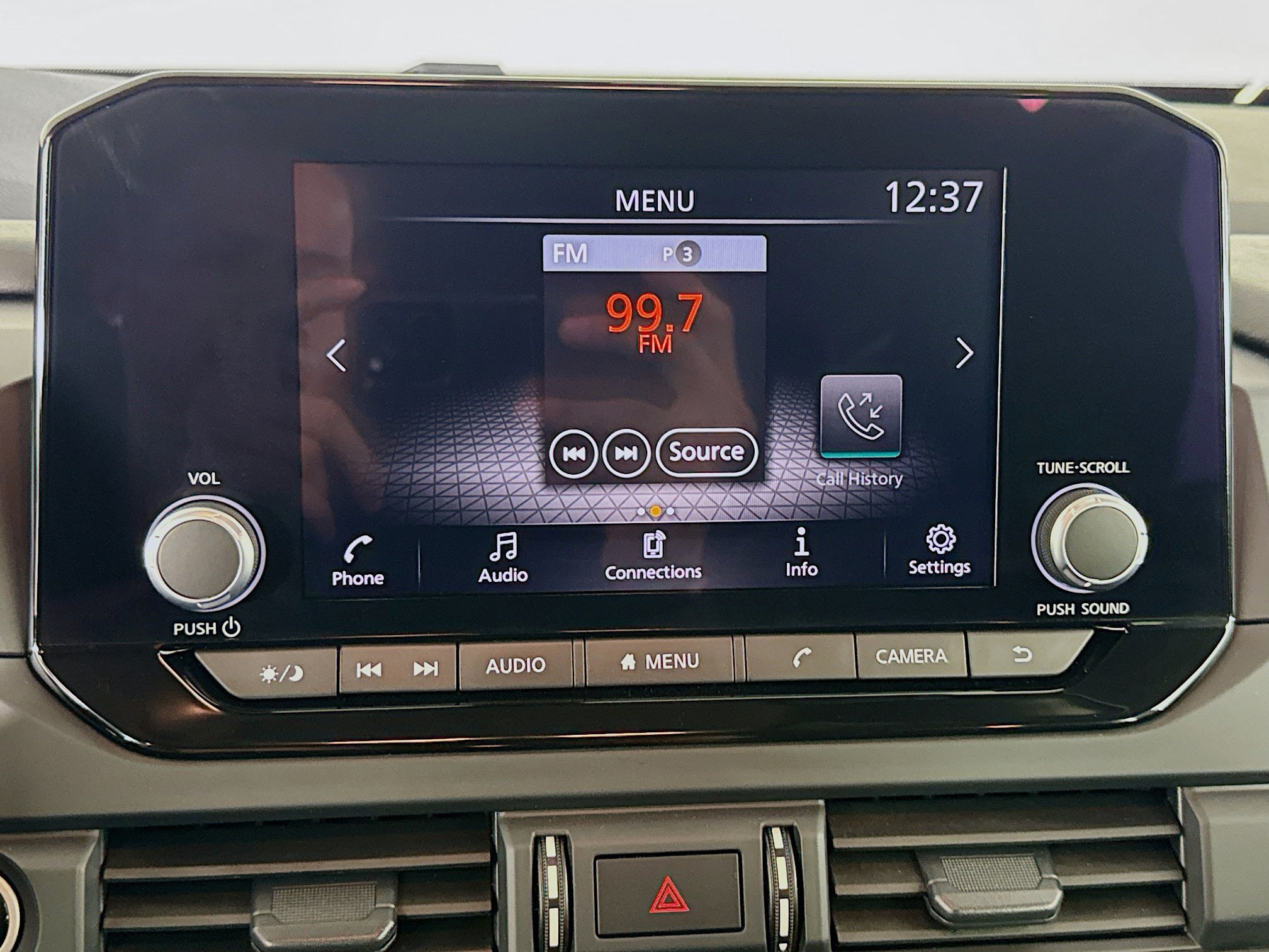 Used 2024 Nissan Pathfinder S FWD image 17