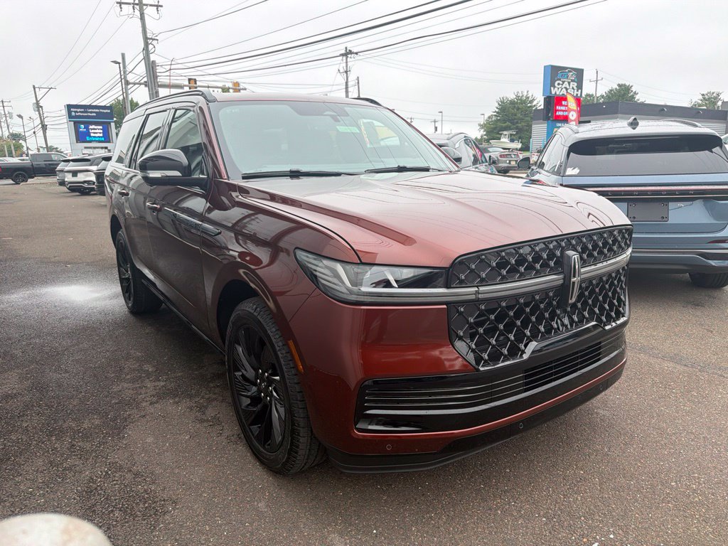 New 2027 Lincoln Navigator Reserve w/ Jet Appearance Package AWD/4WD image 4