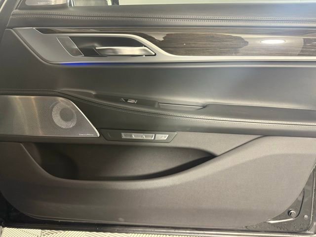 Used 2017 BMW ALPINA B7 xDrive image 31