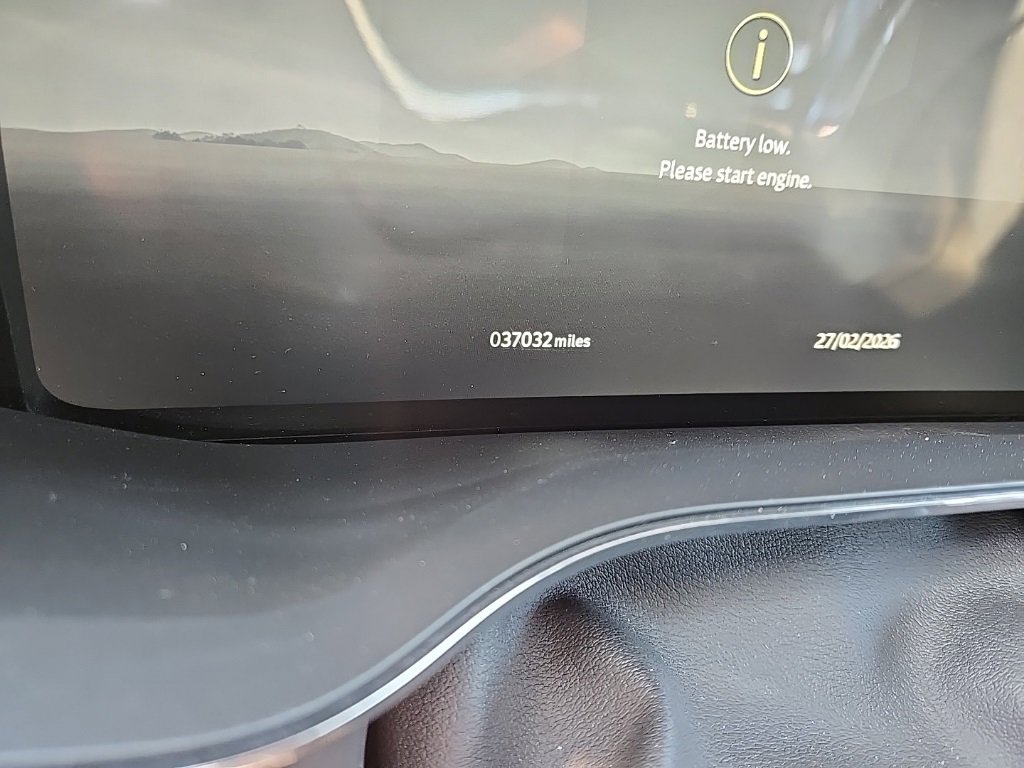 Used 2024 Jaguar F-PACE R-Dynamic S image 13