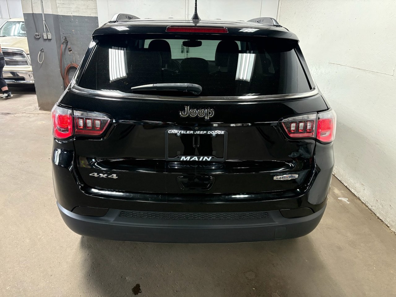 Used 2021 Jeep Compass Latitude w/ Convenience Group AWD/4WD image 7