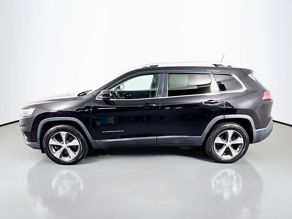 Used 2019 Jeep Cherokee Limited AWD/4WD image 2
