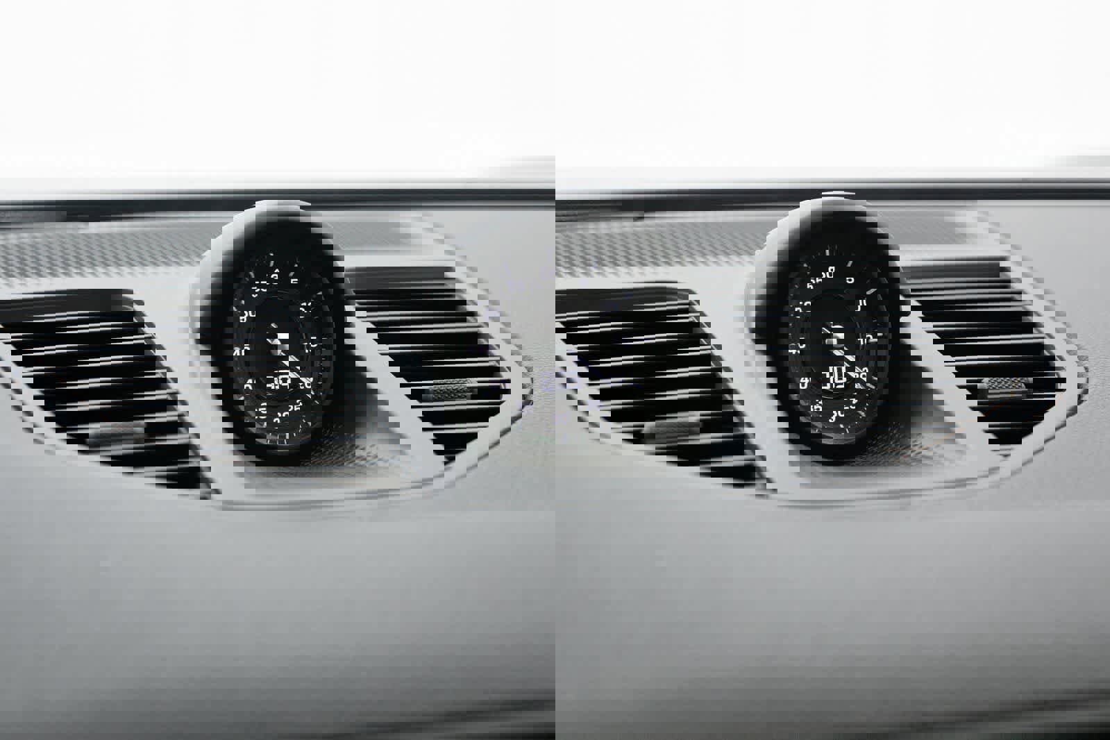 New 2026 Porsche Panamera 4S image 26