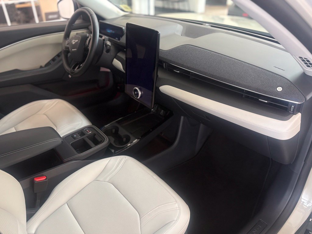 Used 2025 Ford Mustang Mach-E Premium AWD/4WD image 35