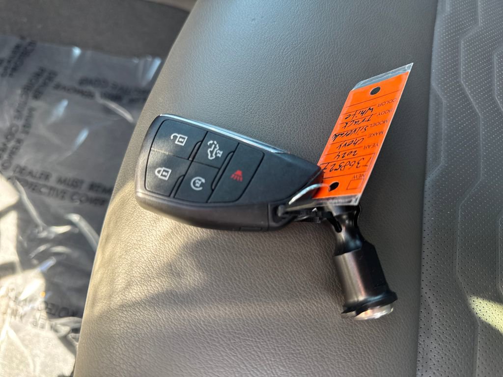 Used 2024 Chevrolet Silverado 1500 ZR2 image 28