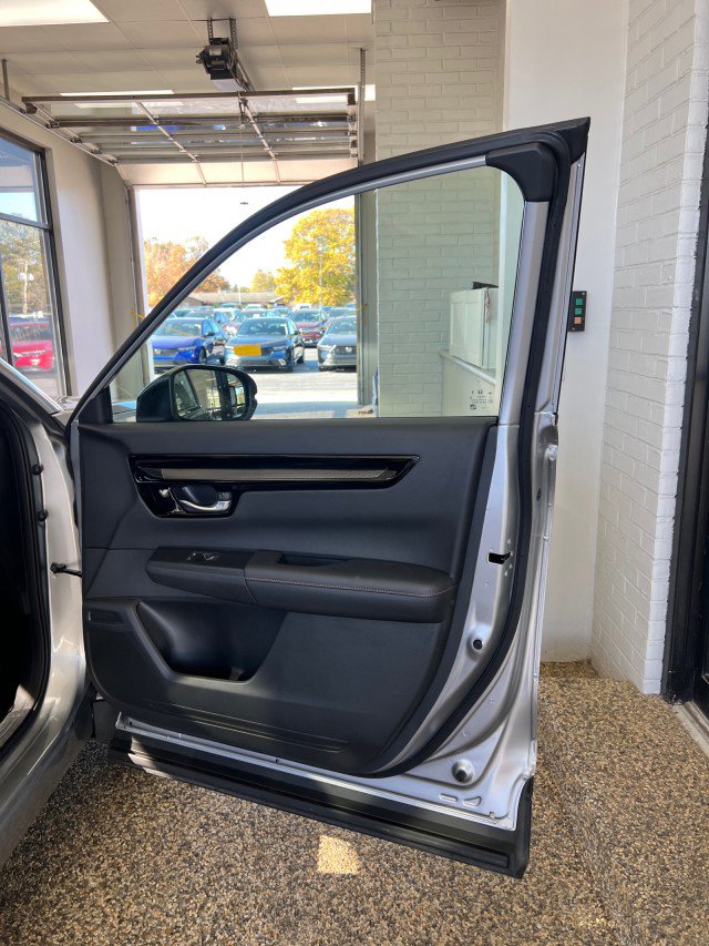 Used 2024 Honda CR-V Sport Touring image 14