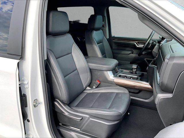 Used 2025 Chevrolet Silverado 1500 LT w/ Leather Package image 9