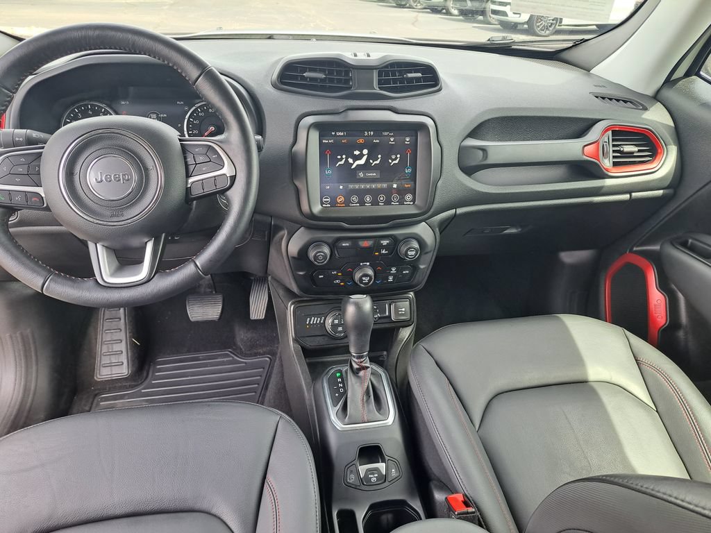 Used 2023 Jeep Renegade Trailhawk w/ Trailhawk Elite Group AWD/4WD image 11