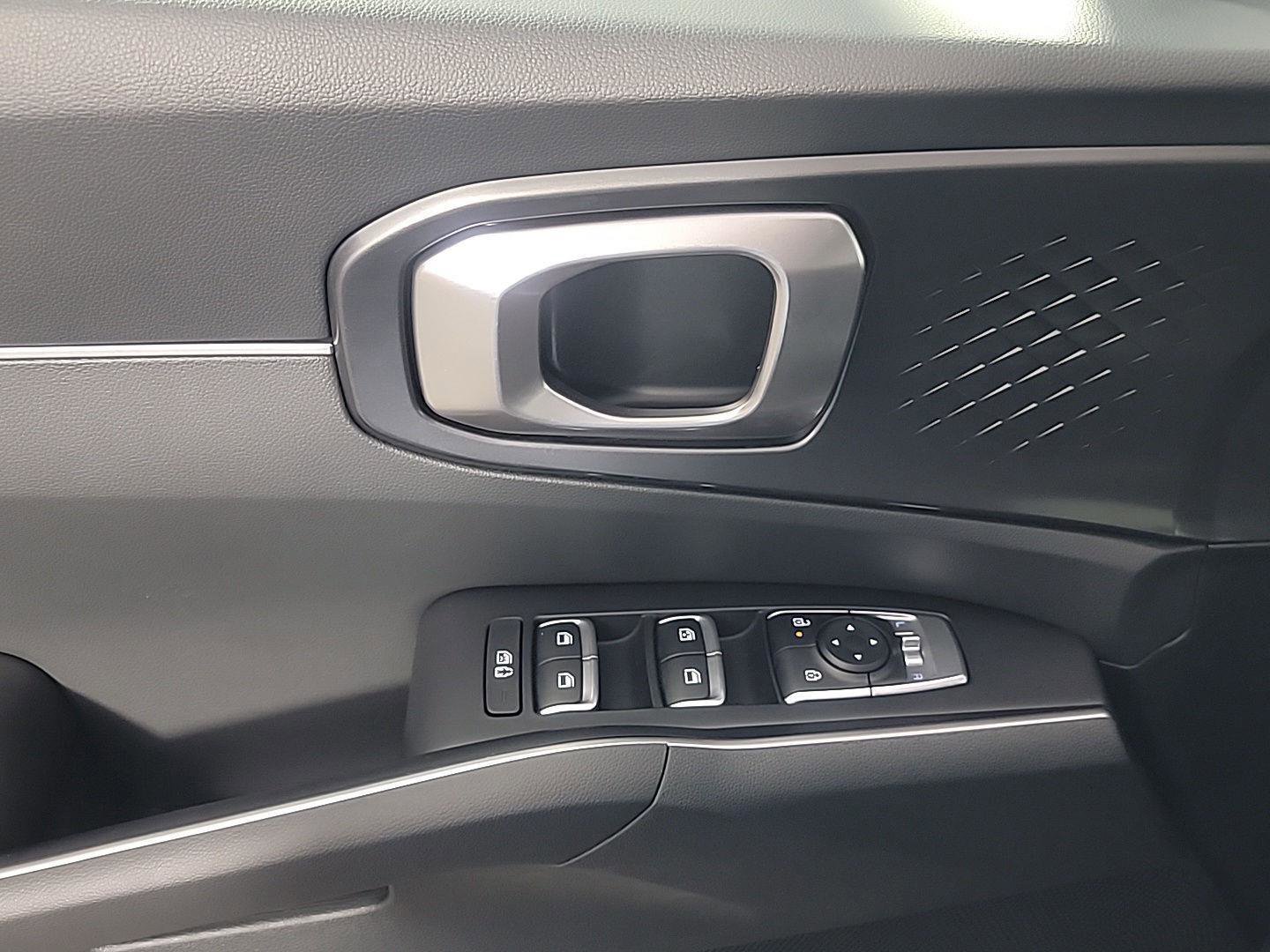 Used 2025 Kia Sorento EX w/ Panoramic Sunroof Package image 38