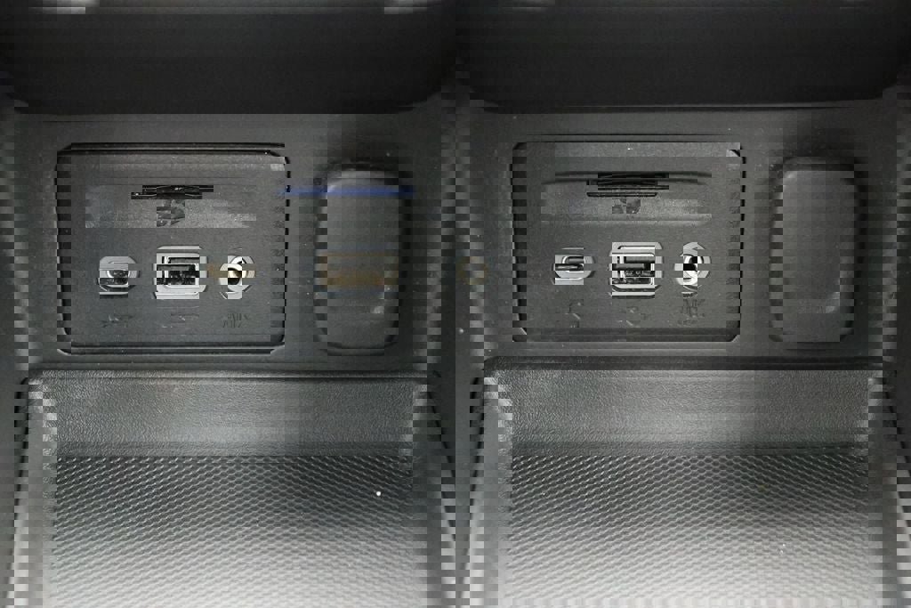 Used 2024 GMC Terrain SLT image 22