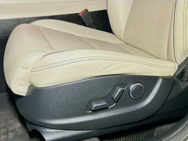 Used 2023 Genesis GV70 2.5T w/ Advanced Package image 16