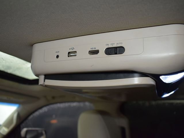 Used 2015 Cadillac Escalade ESV Luxury image 38