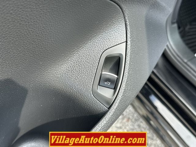 Used 2016 Volkswagen Passat 1.8T SE w/ Lighting Package (P06) FWD image 12