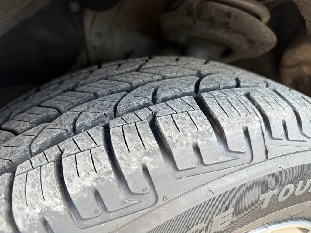 Used 2020 Toyota Highlander XLE FWD image 42