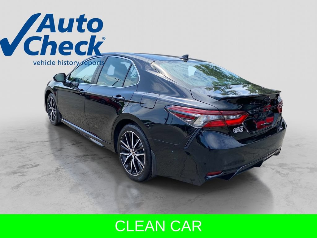 Used 2022 Toyota Camry SE FWD image 3