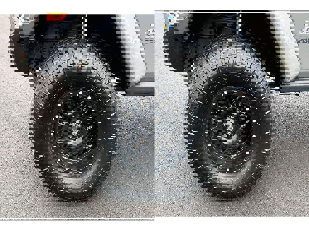 Used 2020 Jeep Gladiator Overland w/ Popular Equipment Package image 10