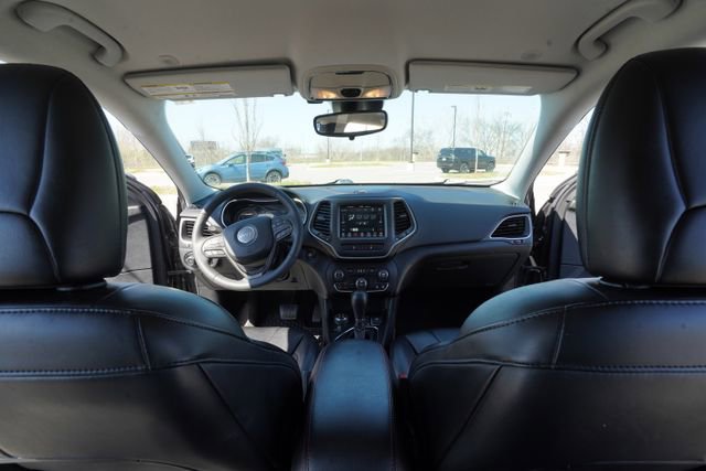 Used 2021 Jeep Cherokee Trailhawk image 24