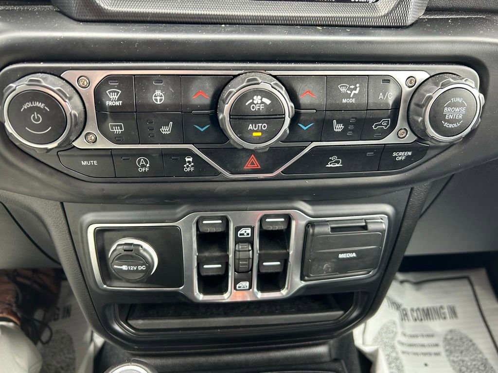 Used 2023 Jeep Wrangler Unlimited Sahara w/ Dual Top Group AWD/4WD image 29