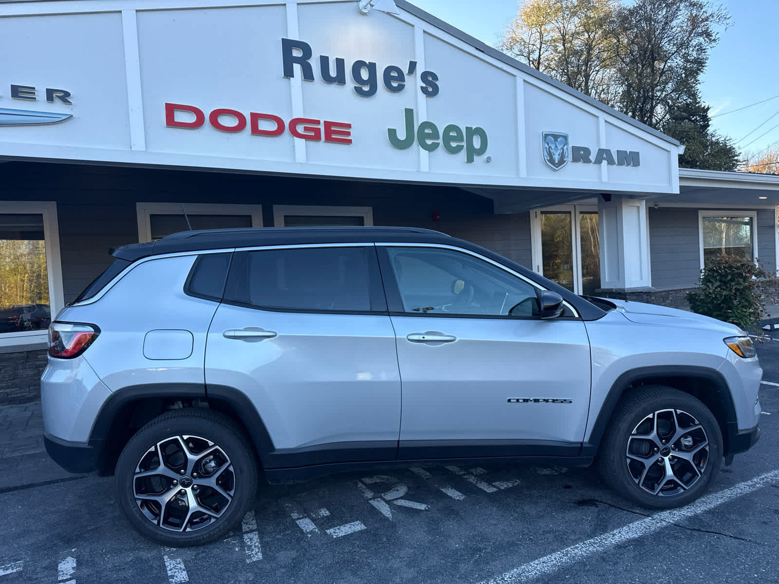 New 2026 Jeep Compass Limited AWD/4WD image 2