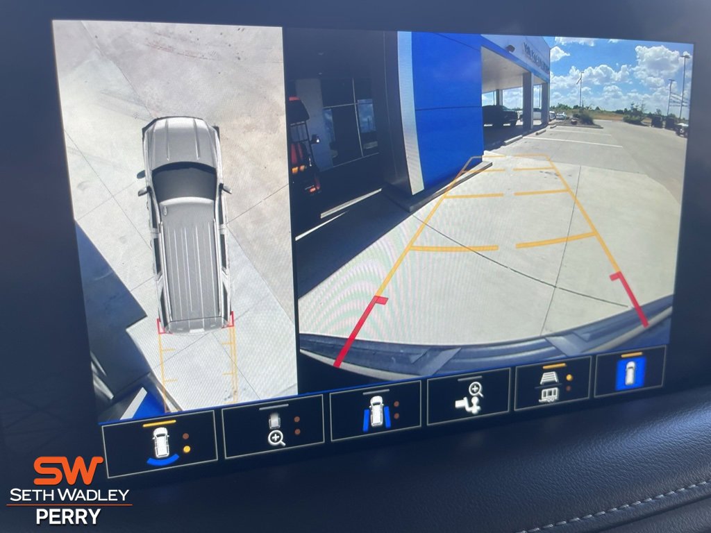 Used 2023 GMC Yukon SLT w/ SLT Luxury Package image 25