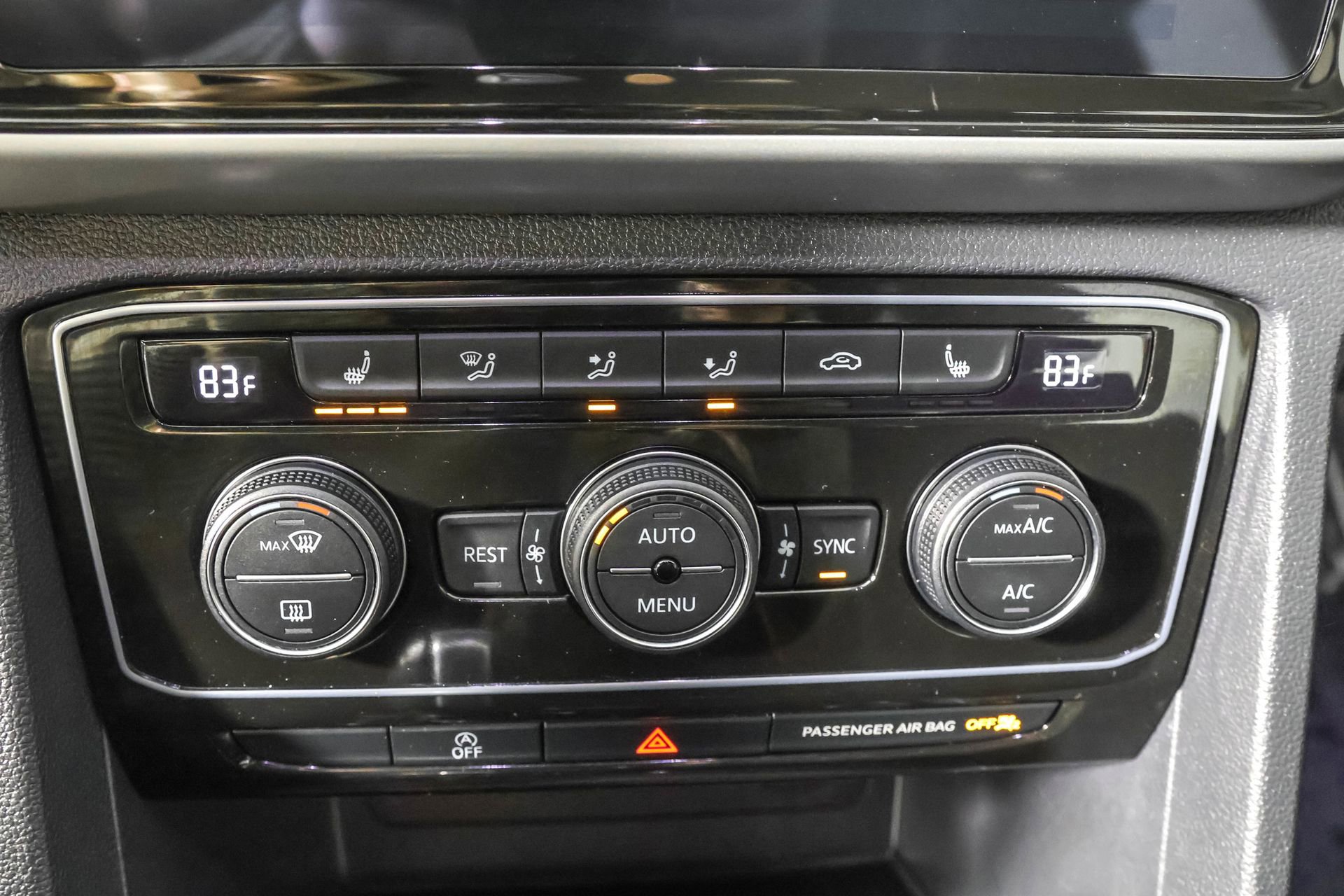 Used 2023 Volkswagen Atlas SE w/ Black Wheel Package image 31