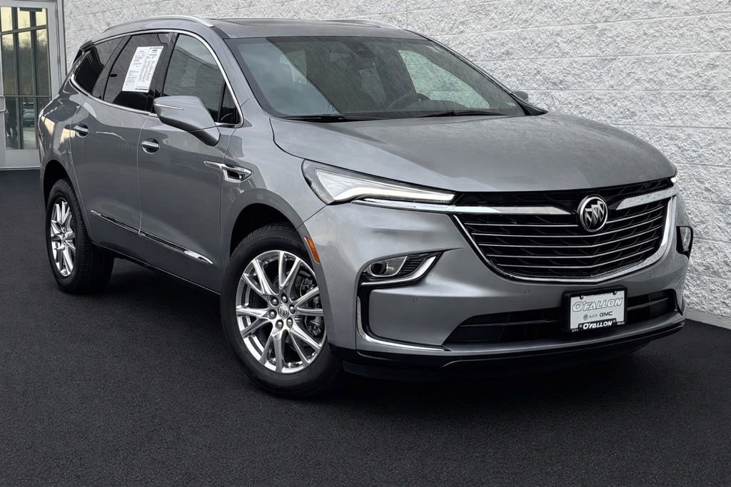 Used 2023 Buick Enclave Essence w/ Experience Buick Package image 1