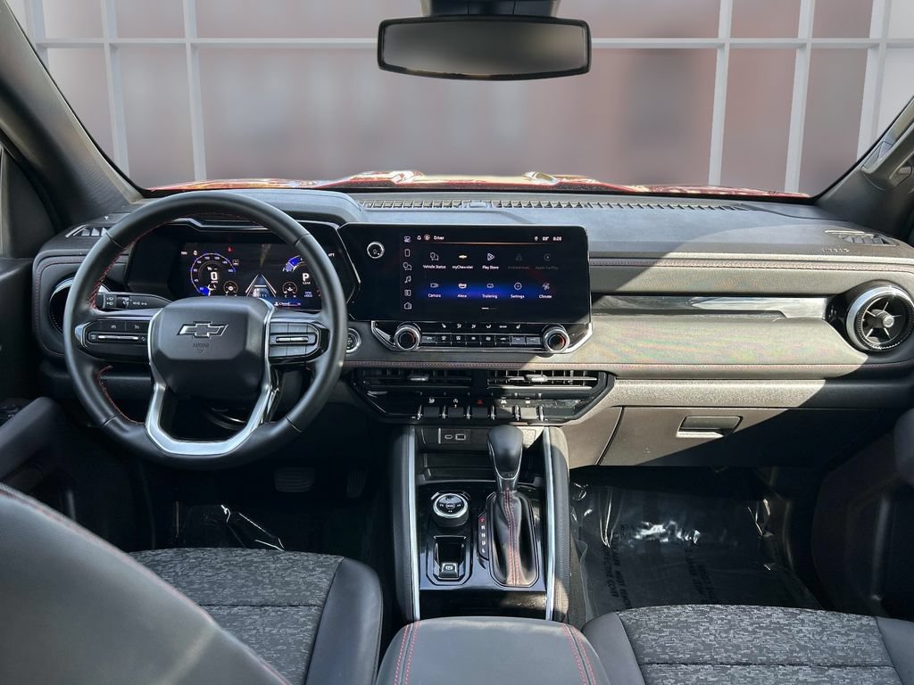 Used 2025 Chevrolet Colorado Z71 AWD/4WD image 26