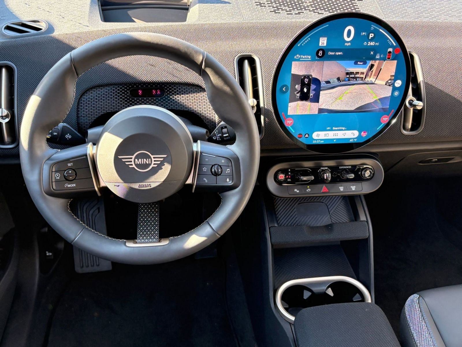 Used 2025 MINI Cooper Countryman S w/ Comfort Package Max image 18