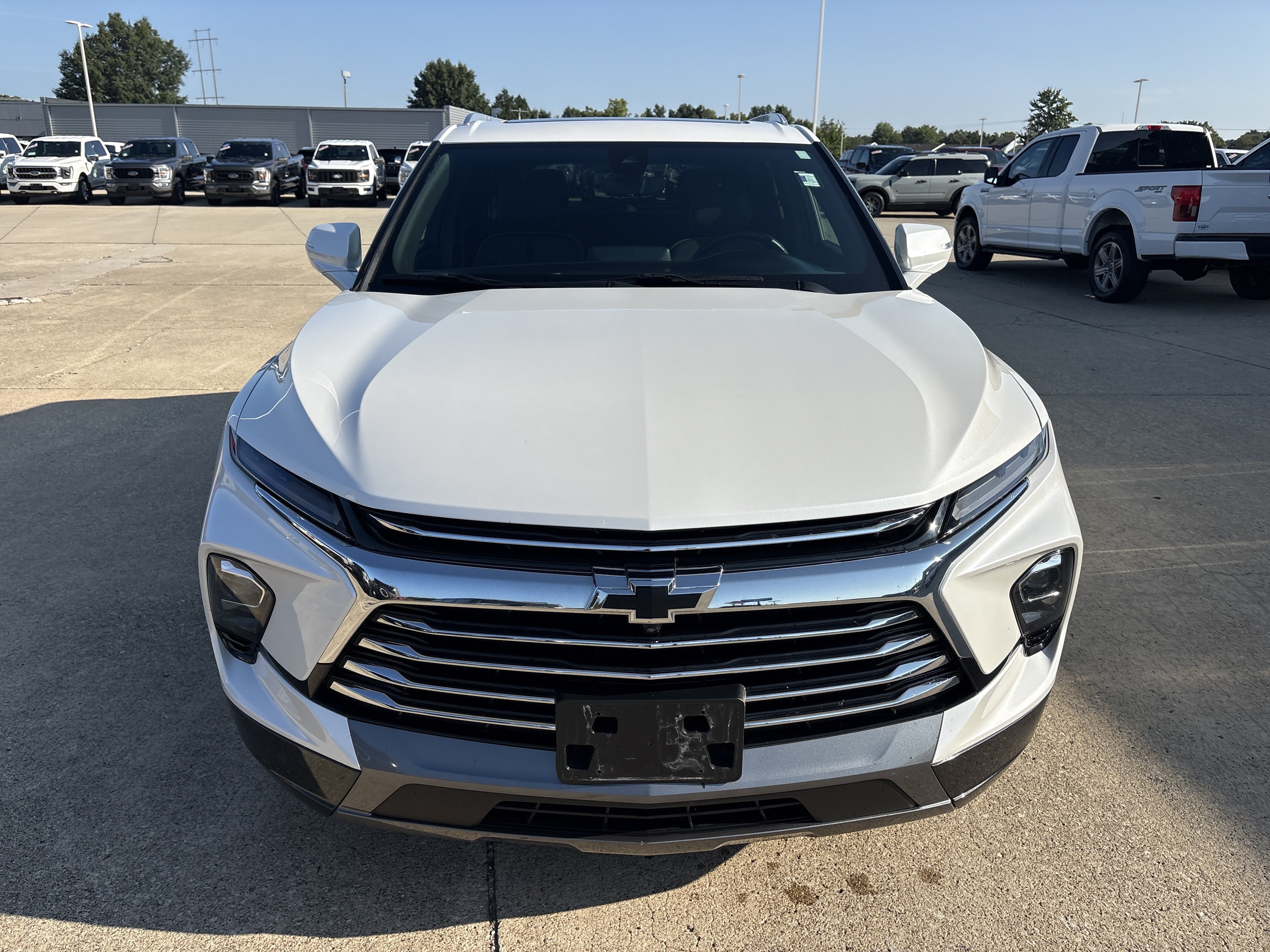 Used 2023 Chevrolet Blazer Premier w/ Driver Confidence II Package FWD image 2