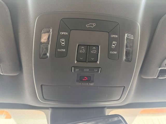 Used 2024 Toyota Sienna XSE w/ XSE Plus Package image 19