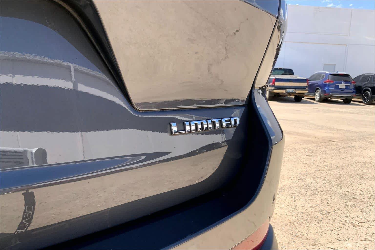 Used 2021 Jeep Grand Cherokee L Limited RWD image 10