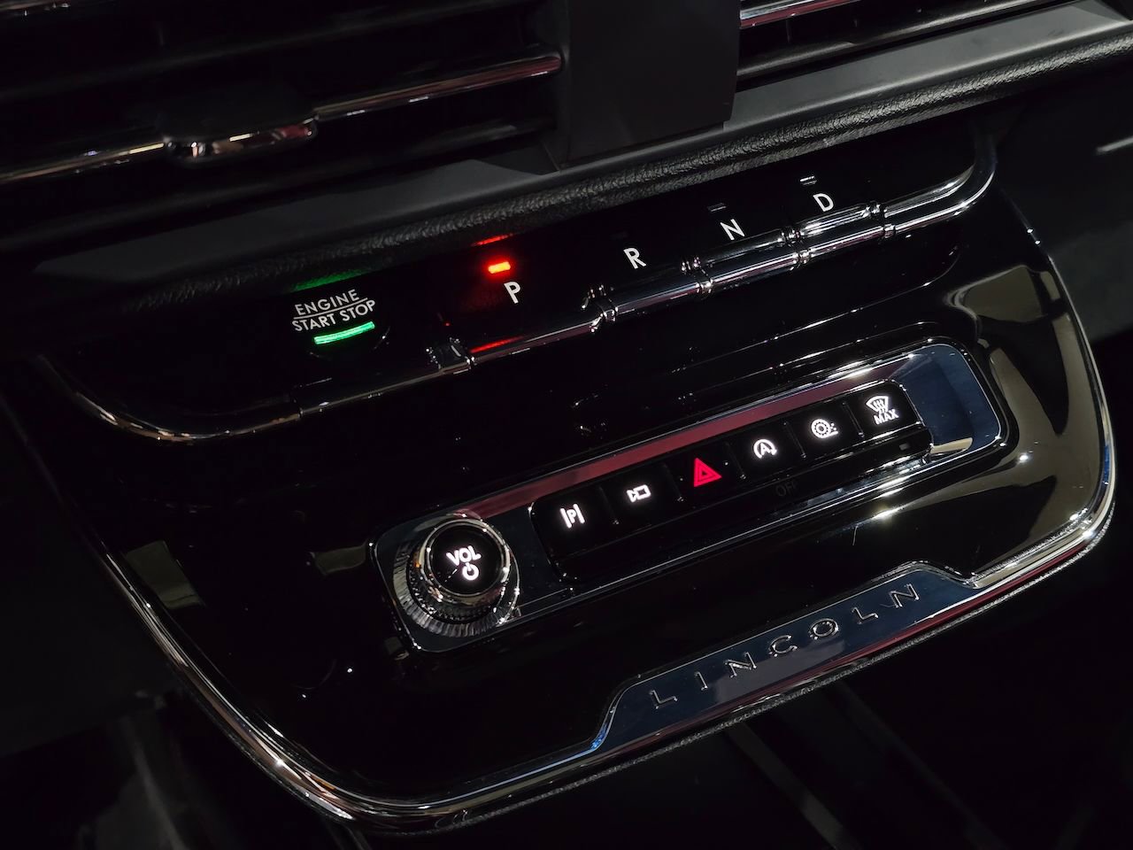 New 2025 Lincoln Corsair Reserve w/ Jet Appearance Package image 32