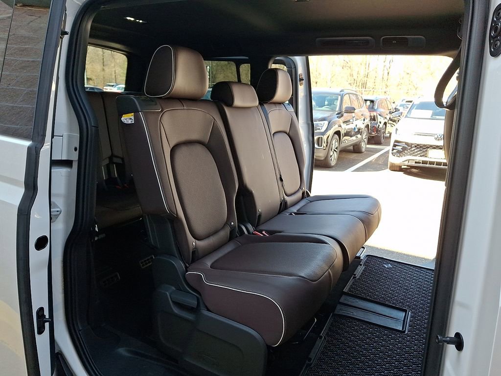 Certified 2025 Volkswagen ID. Buzz Pro S image 12