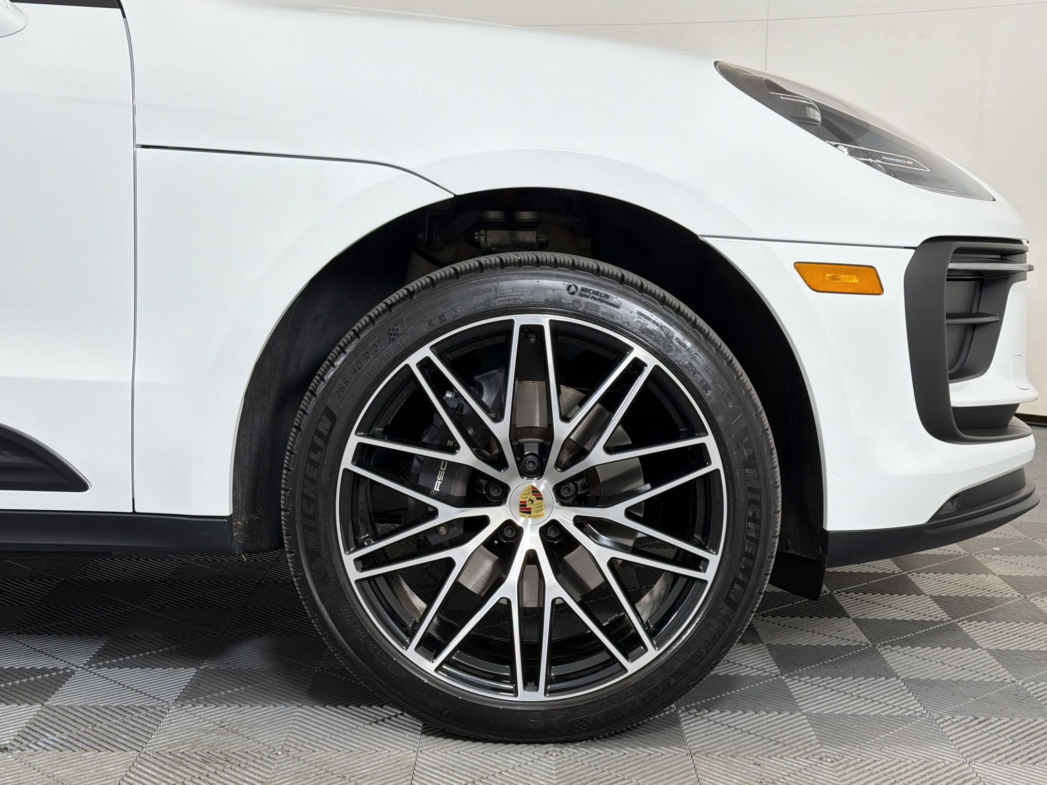 Certified 2026 Porsche Macan AWD/4WD image 14