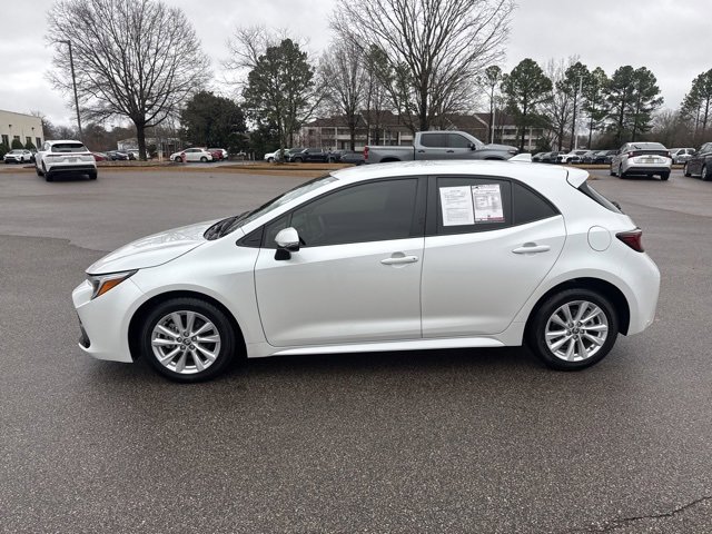 Used 2023 Toyota Corolla SE image 2