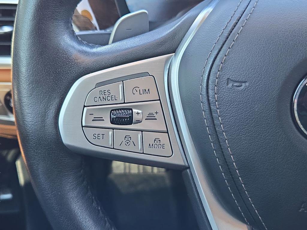 Used 2022 BMW 750i xDrive image 22