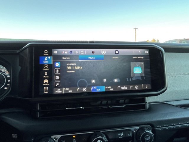 Used 2024 Jeep Wrangler Sahara image 35