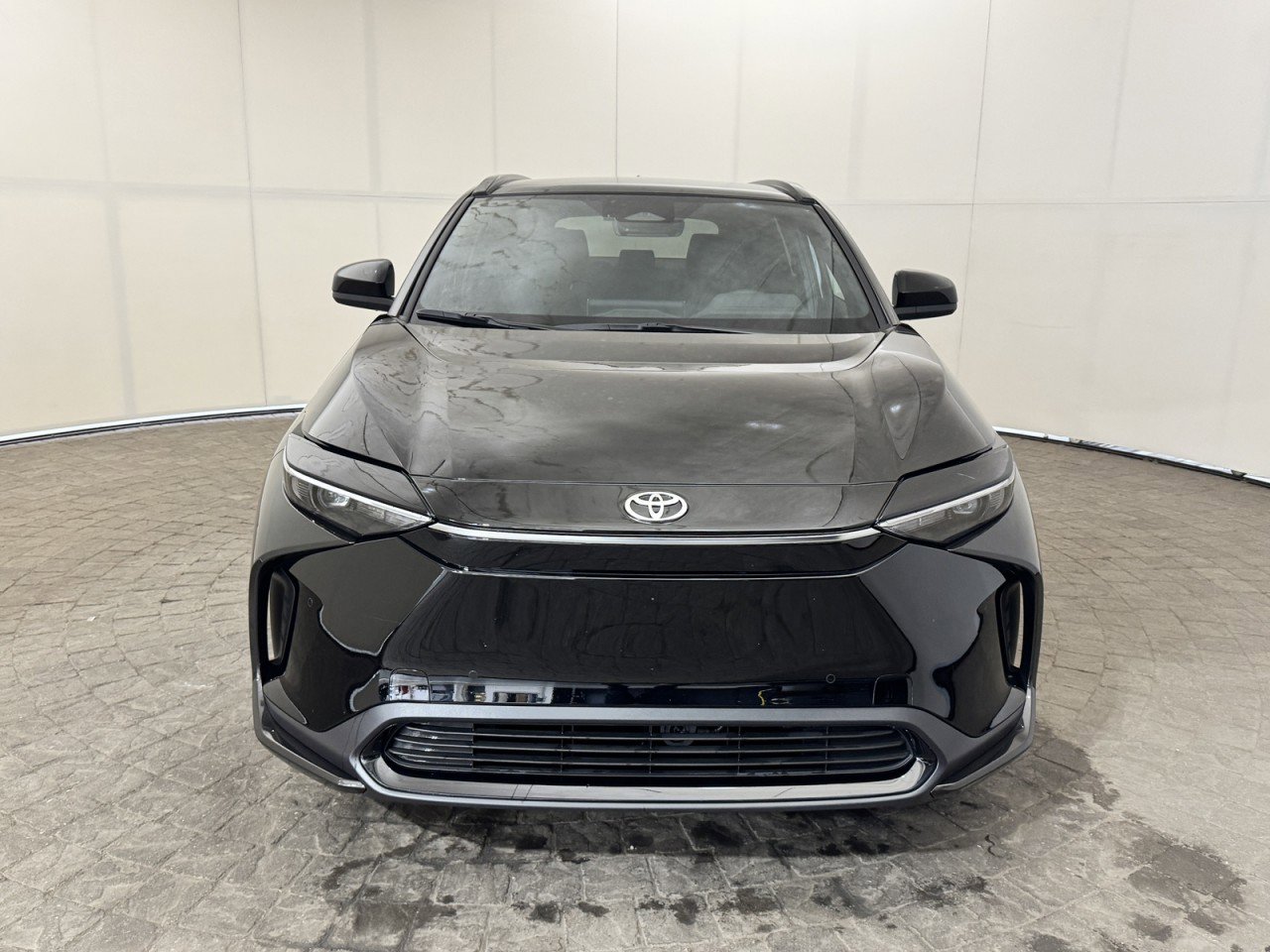 Used 2024 Toyota bZ4X XLE image 2