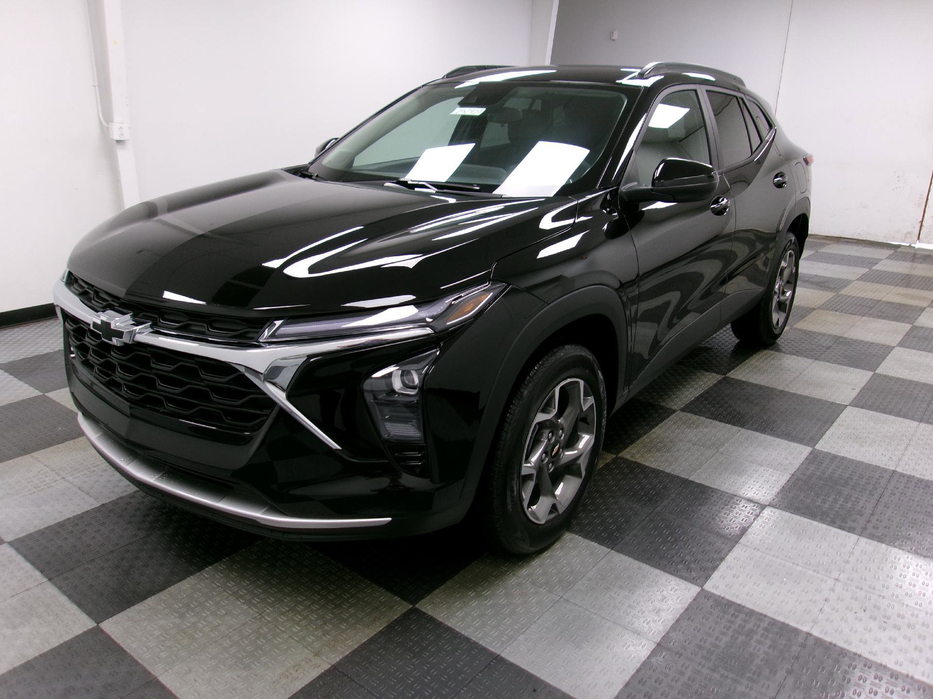 New 2025 Chevrolet Trax LT w/ LT Convenience Package