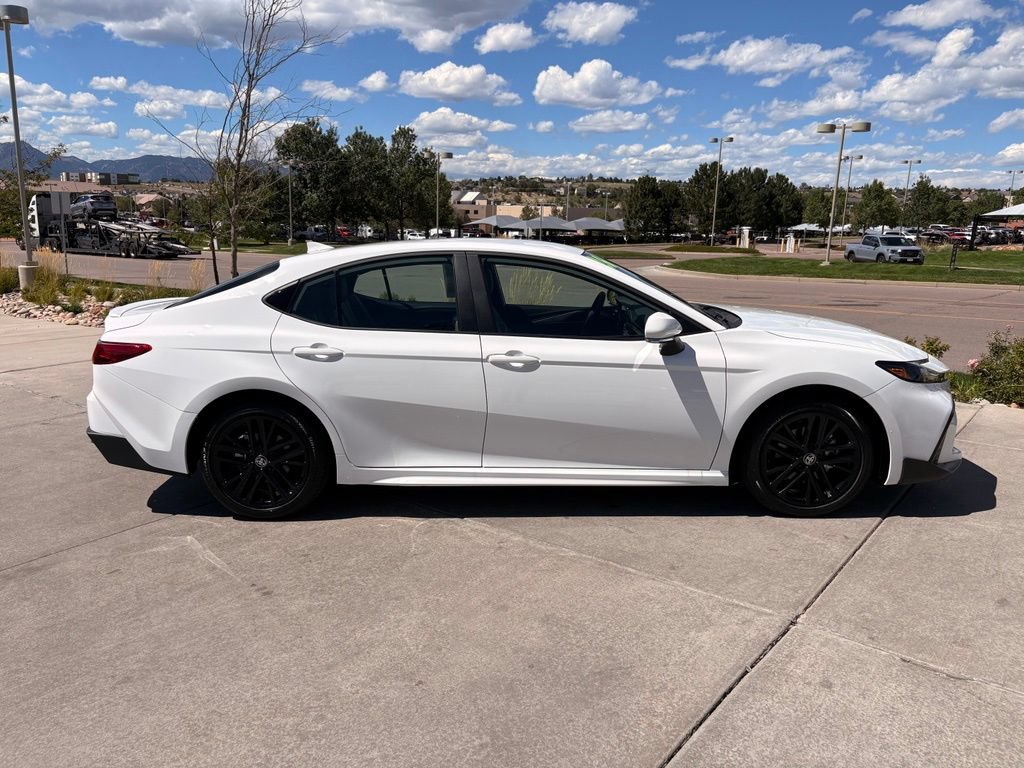 Used 2026 Toyota Camry SE FWD image 9