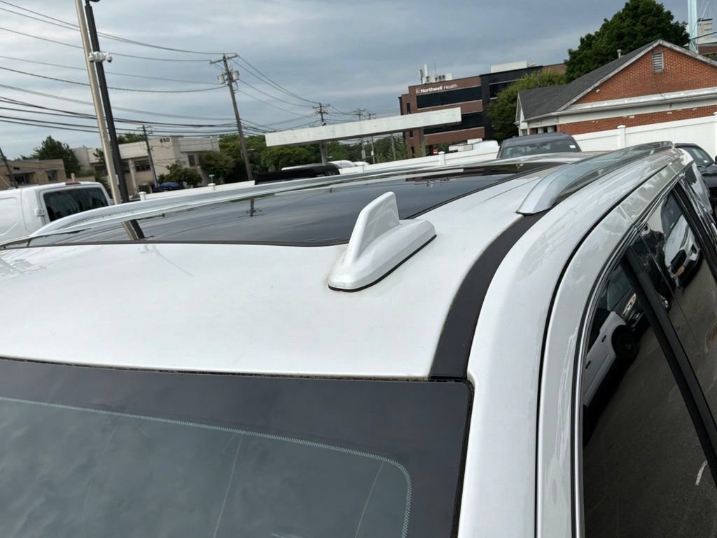 Used 2023 Cadillac Escalade ESV Premium Luxury w/ LPO, Floor Liner Package AWD/4WD image 20