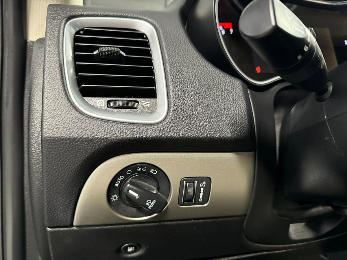 Used 2019 Dodge Durango SXT image 15