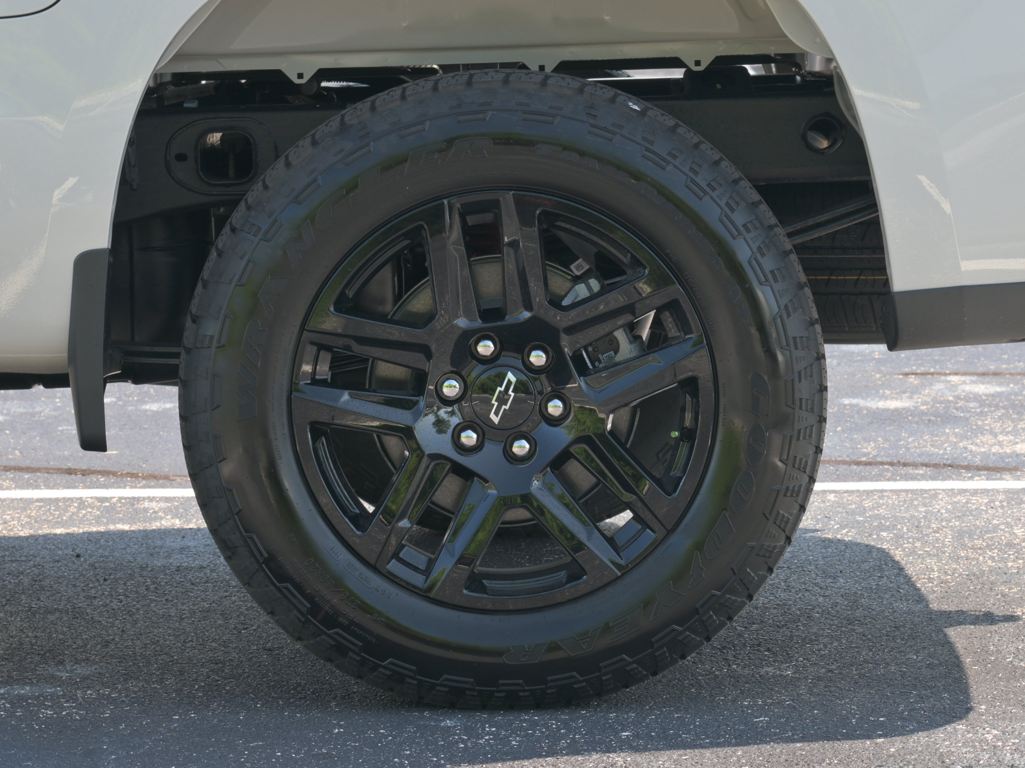 New 2026 Chevrolet Silverado 1500 Custom w/ Turbomax Blackout Package AWD/4WD image 31