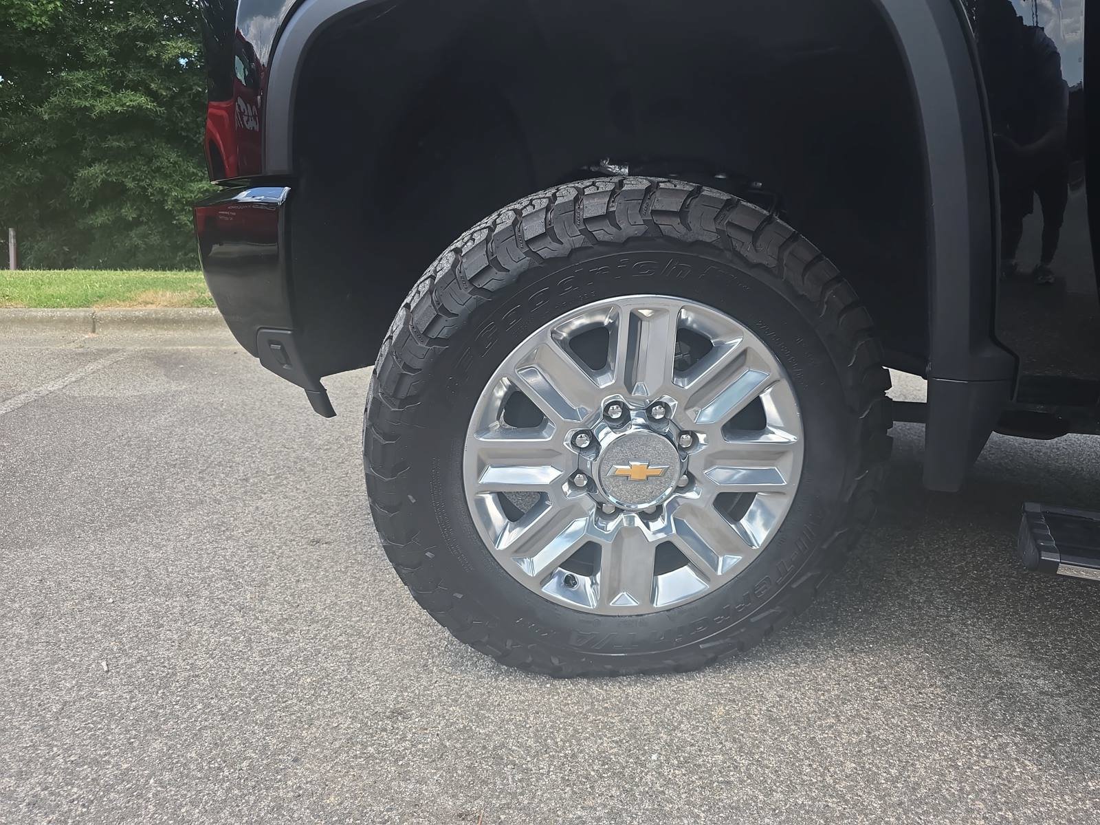 Used 2024 Chevrolet Silverado 2500 High Country w/ High Country Premium Package AWD/4WD image 32