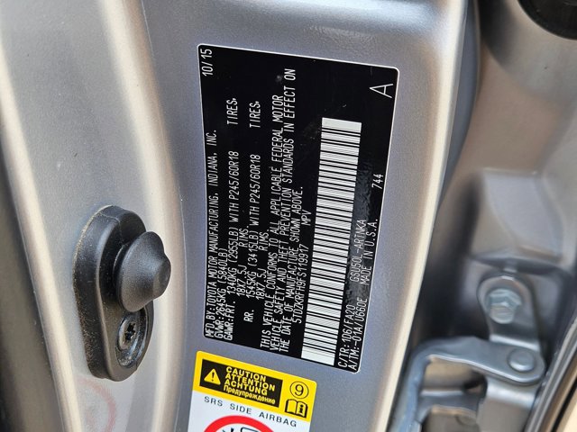 Used 2015 Toyota Highlander Plus FWD image 25