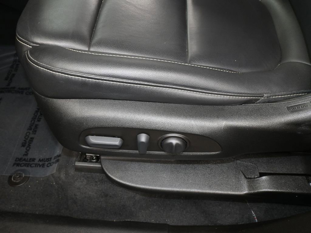 Used 2023 Chevrolet Traverse LT w/ Midnight/Sport Edition image 15