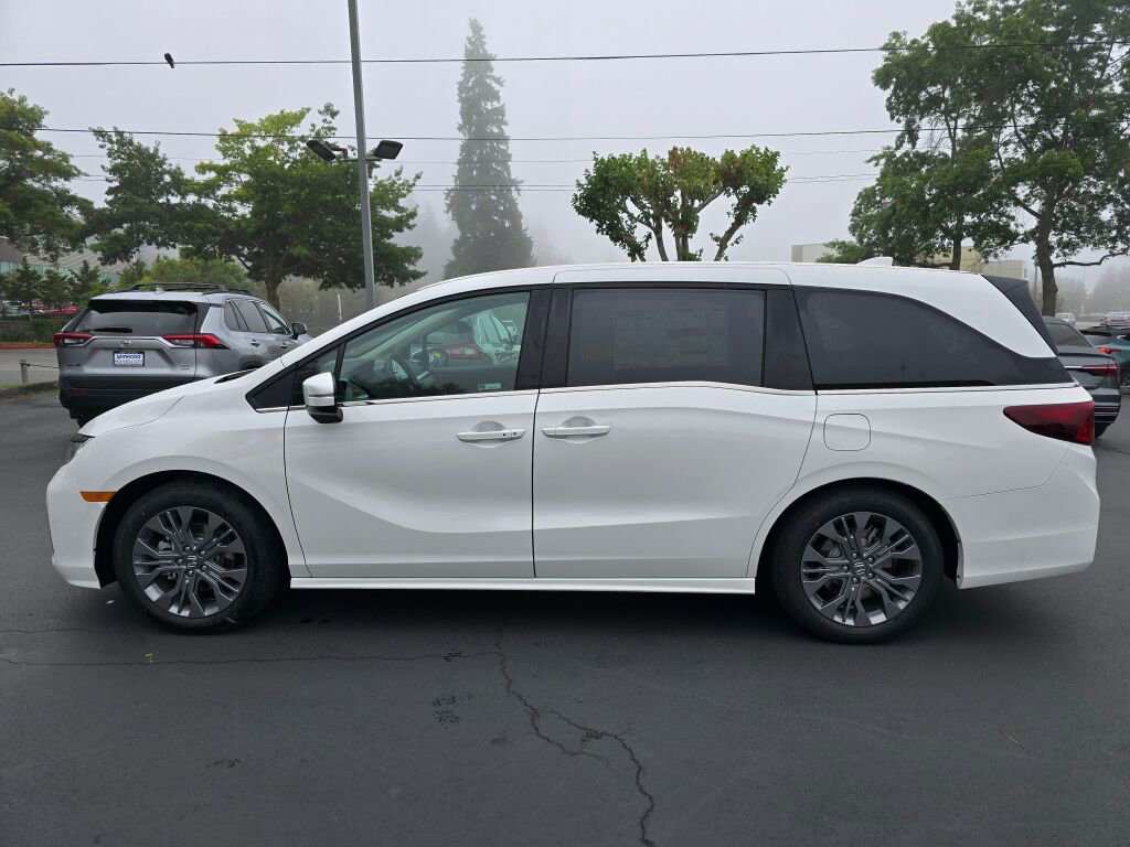 New 2026 Honda Odyssey Touring image 8