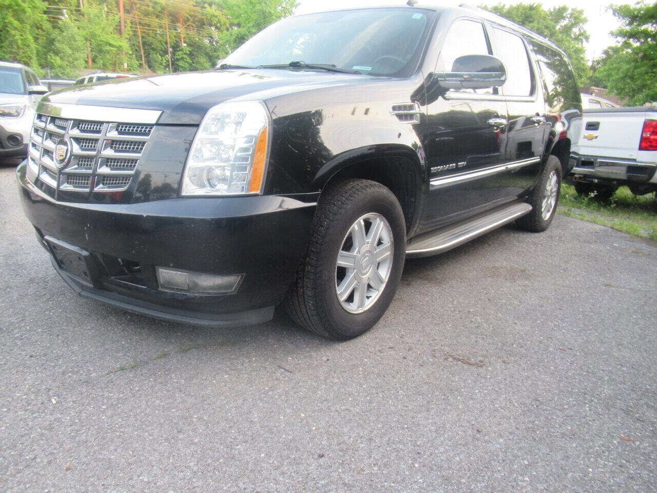 Used 2013 Cadillac Escalade ESV AWD w/ Livery Package image 4