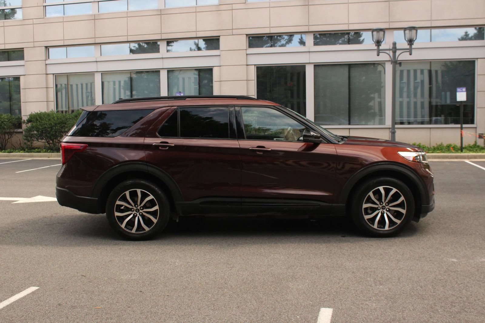 Used 2020 Ford Explorer ST w/ Premium Technology Package AWD/4WD image 6