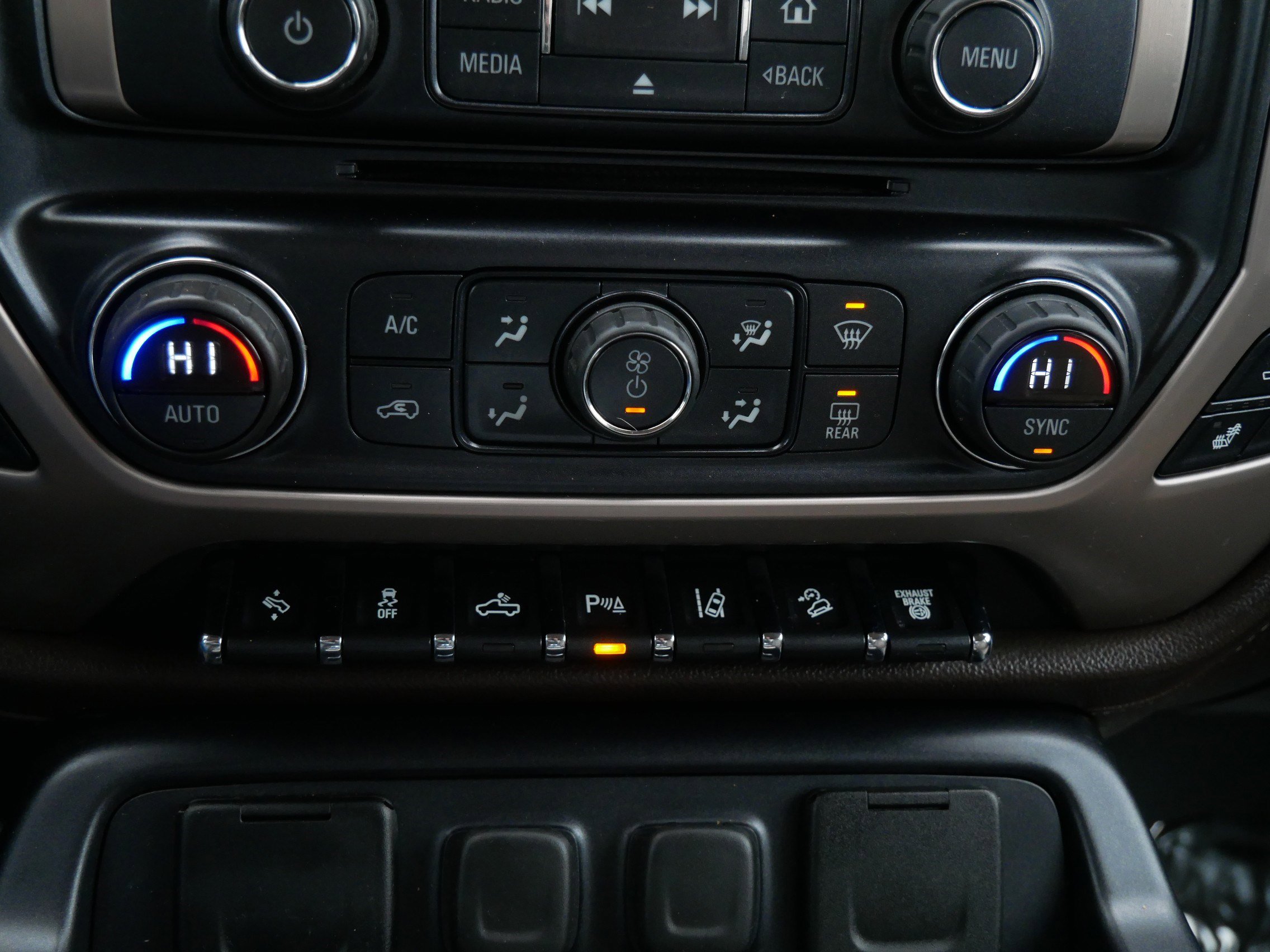 Used 2015 GMC Sierra 3500 Denali w/ Duramax Plus Package image 23